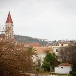 Ana-marija * Τρογκίρ